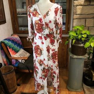 JODIFL SIZE MEDIUM WHITE FRONT SPLIT HEM FLORAL PATTERN HALF TIE SLEEVES